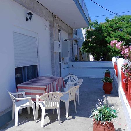 Beautiful Apartment Anais Near The Sea Agia Trias Exteriör bild