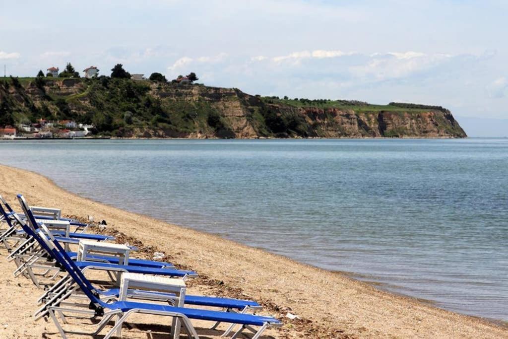 Beautiful Apartment Anais Near The Sea Agia Trias Exteriör bild